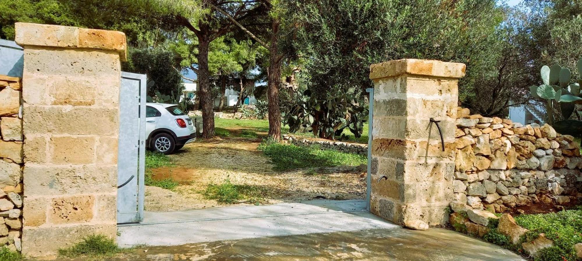 Villa Maria In Puglia Con Pineta Vicino Al Mare Torre Suda Esterno foto